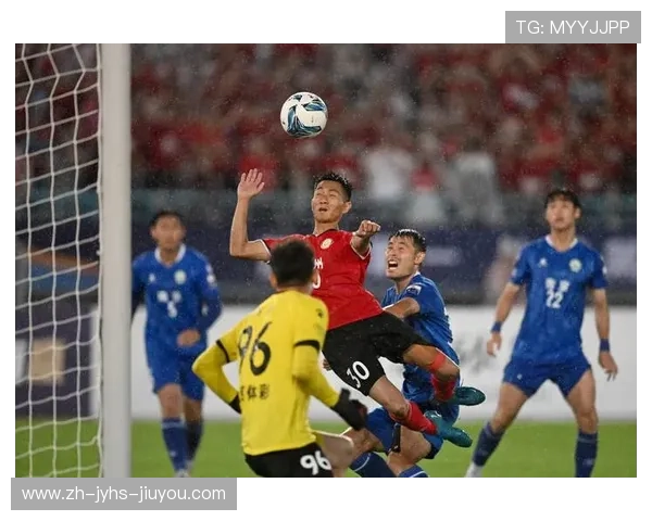 足球比赛中的战术变化与实时应对方式